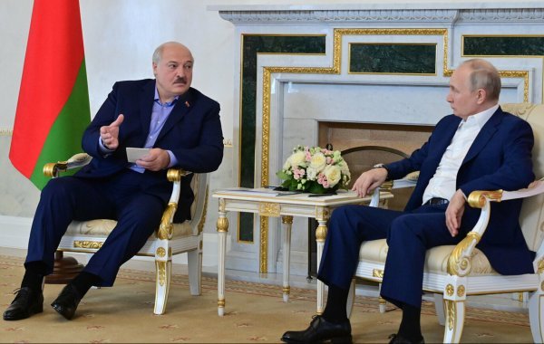 Путин поддержал идею Лукашенко вернуться к проекту стамбульского договора с Киевом
