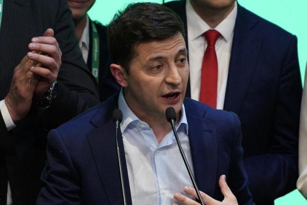 Украинцы потребовали отставки Зеленского