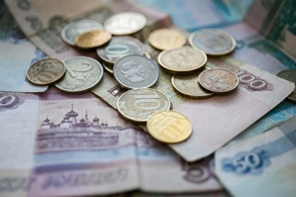 Россиянам начнут снижать зарплату в ускоренном порядке