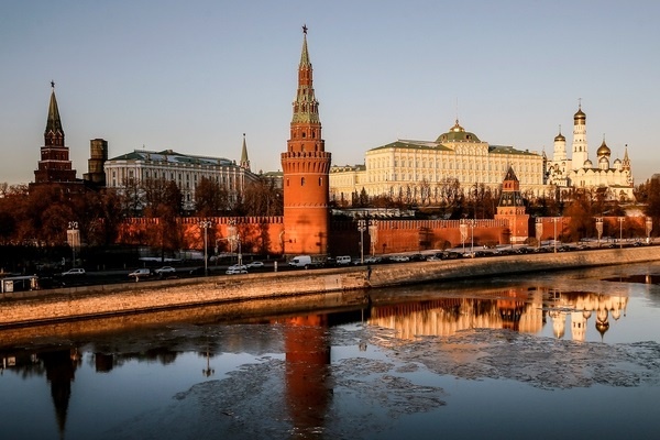 Кремль ответил Зеленскому на предложение обсудить "чей Крым"