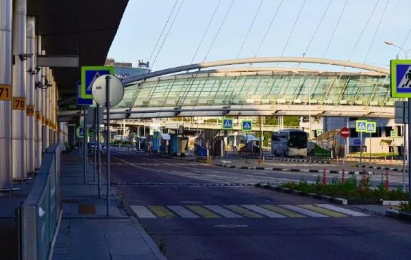 В московских аэропортах задержаны и отменены более 20 рейсов