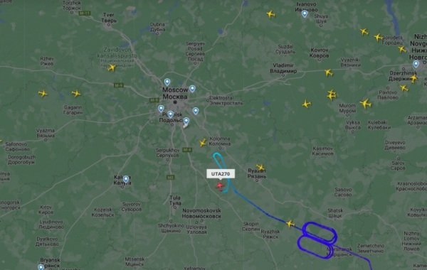 В московских аэропортах отменили и задержали рейсы из-за неопознанных воздушных объектов