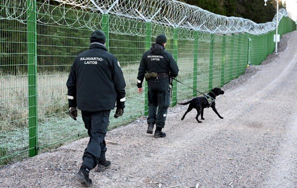 Финские пограничники применили газ против людей на границе с РФ