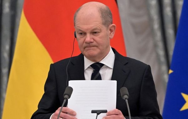 В Бундестаге призвали к отставке Шольца и досрочным выборам в Германии