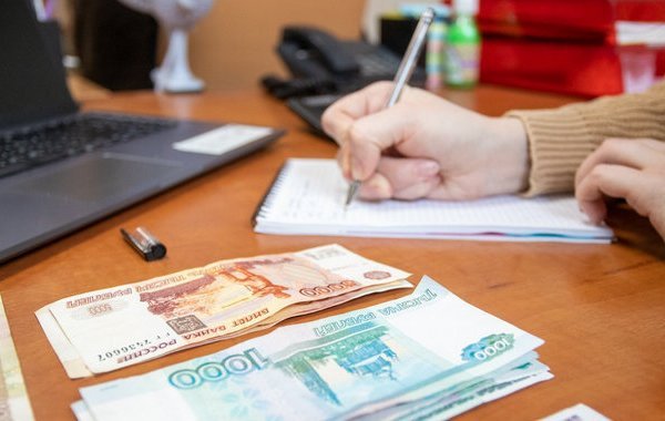 Правительство выделило на повышение зарплат бюджетников 5,5 млрд рублей