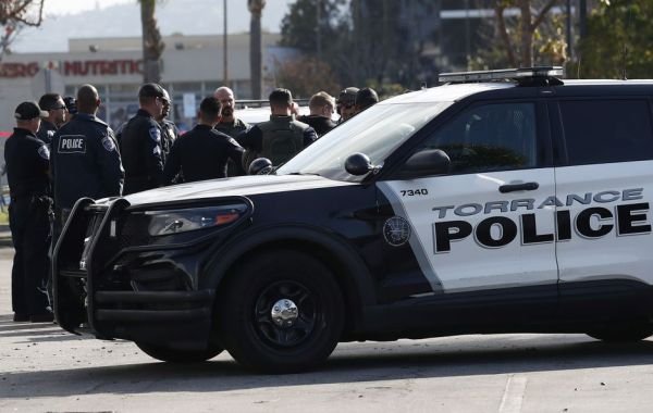 В Лос-Анджелесе один человек погиб и четверо пострадали при стрельбе у ТЦ