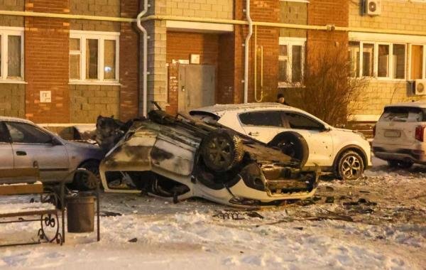 В Белгороде после украинских обстрелов свыше 500 автомобилей получили повреждения