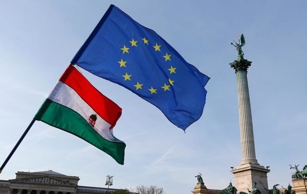 Венгрия снимет вето на помощь Украине при условии пересмотра способа помощи