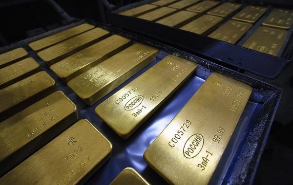 Минфин возобновит продажу валюты и золота на 4,1 млрд рублей в день