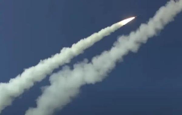 Над Белгородской областью перехвачена украинская ракета С-200