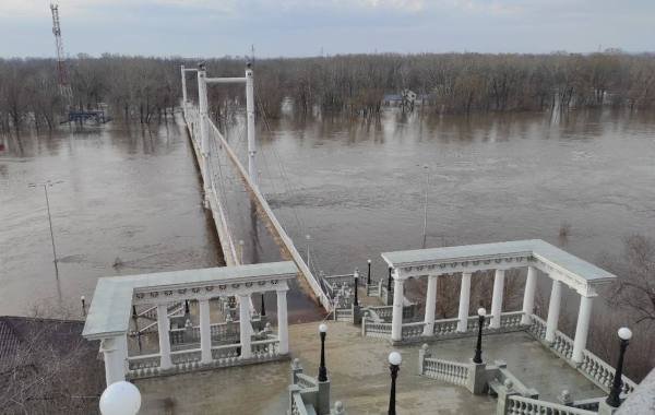 Уровень воды реки Урал в Оренбуржье снизился впервые с начала паводка