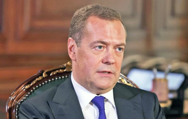 Медведев призвал ужесточить в России ответственность для иноагентов