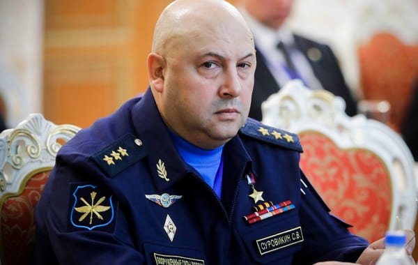 Окружение Суровикина опровергло его возвращение из Африки в Россию
