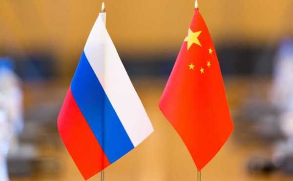 Белый дом: США обеспокоены развитием отношений между РФ и Китаем