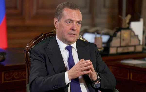 Медведев призвал нанести максимальный вред странам, которые ввели новые антироссийские санкции