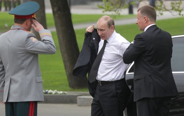 Песков: безопасность президента Путина обеспечивают на должном уровне