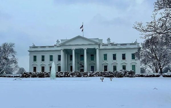 В Белом доме призвали включить гарантии безопасности Киеву в сделку по Украине