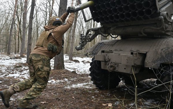 Юрий Подоляка в свежей сводке от 09.03.2025 сообщил об успешном наступлении ВС РФ на Суджанский карман