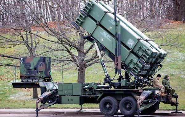 Военэксперт Баранец: США обманывают Россию, говоря о приостановке помощи ВСУ
