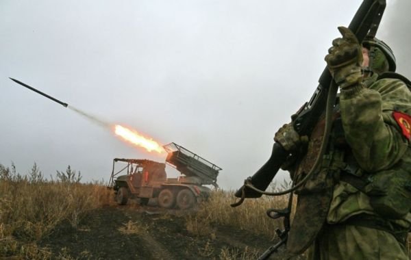 ВС РФ закрепляются в Северске: новые сведения из зоны СВО от Юрия Подоляки на 18.10.2025