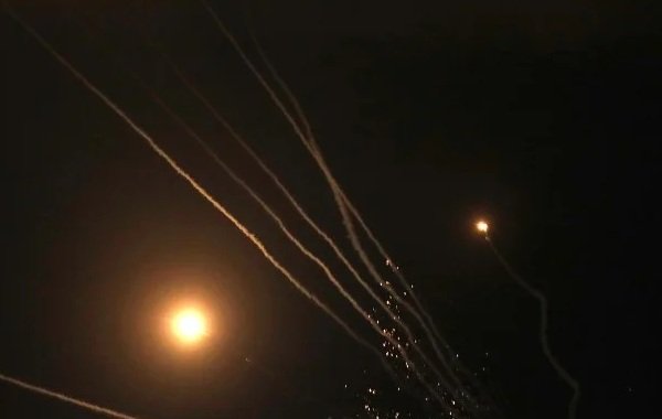 Жители сообщили о десятке взрывов ночью в небе над Саратовом и Энгельсом: первые подробности на 22.02.2026