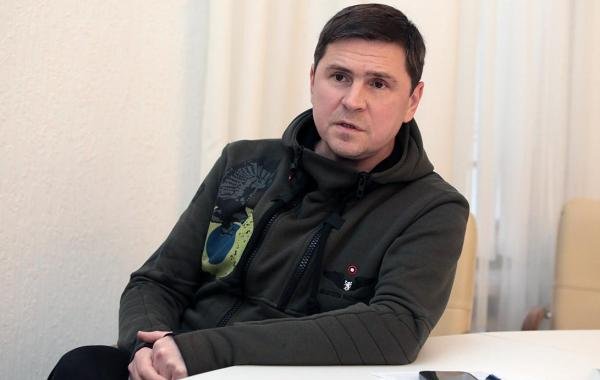 Подоляк: Зеленский разрешил наносить удары по системам наведения в Белоруссии