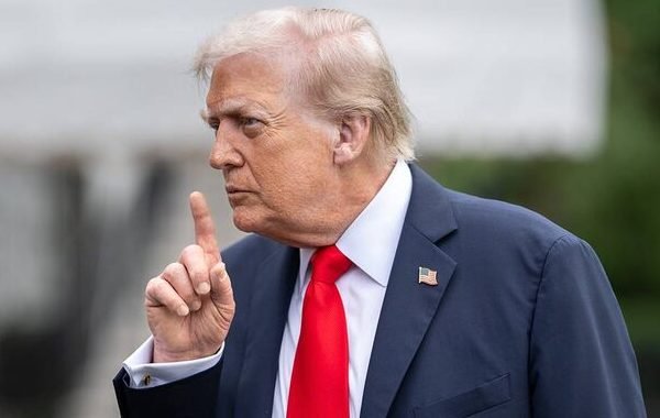 Трамп пригрозил Ирану ударами по электростанциям из-за Ормузского пролива