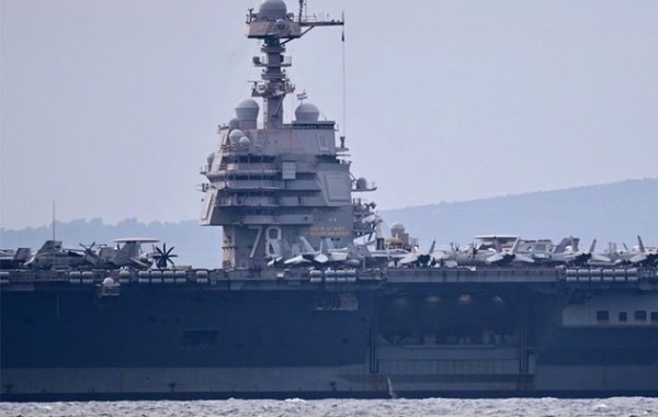 Трамп заявил, что Иран с 17 разных направлений атаковал американский авианосец