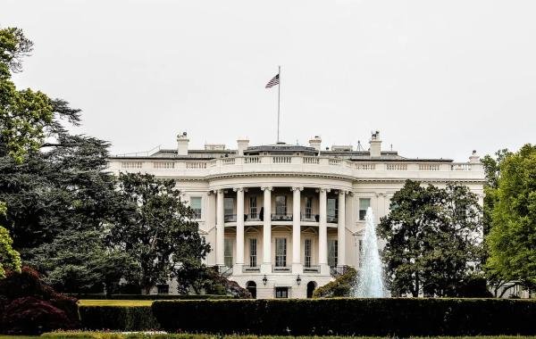 Экс-директор ЦРУ Биб: США утратили возможность экономического давления на Россию