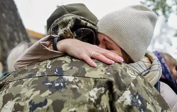 Возвращение мобилизованных с СВО: когда в РФ могут начать демобилизацию? Свежие подробности на сегодняшний день, 12.04.2026