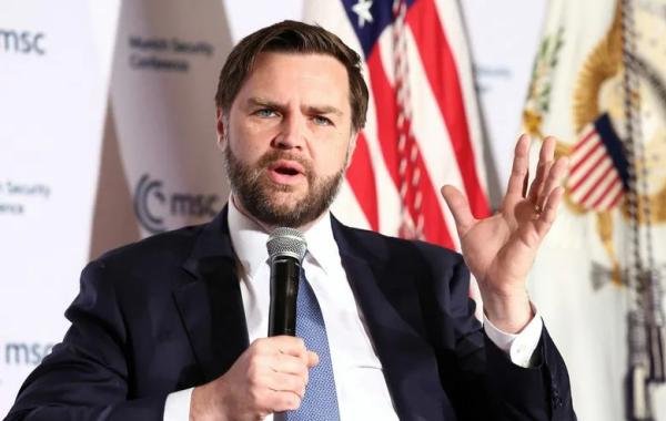 Вэнс: США могут сворачивать операцию против Ирана, поскольку достигли целей