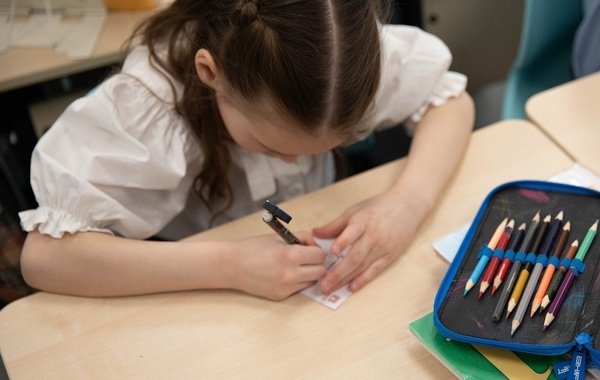 Минпросвещения опровергло введение пятой четверти в школах