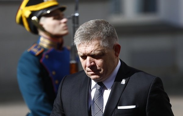 Сикорский: проблема пролёта Фицо над Польшей для визита в РФ снята с повестки