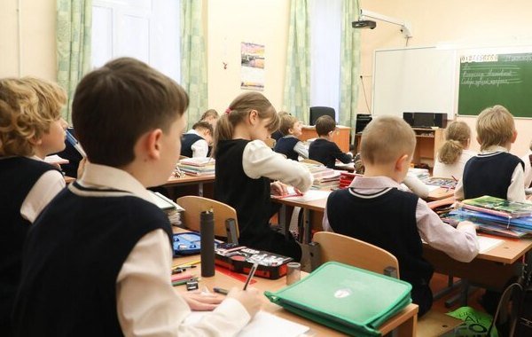 Минпросвещения определило даты летних каникул в российских школах