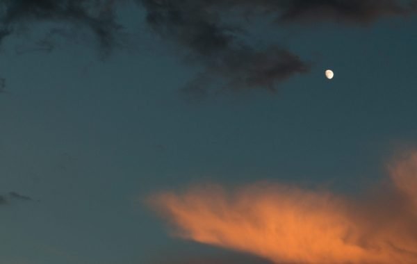 Серия мощных взрывов прогремела над Нижегородской областью в ночь на 5 апреля: стали известны первые подробности