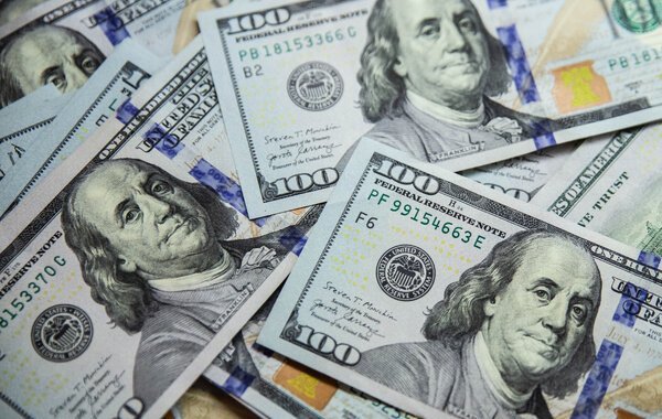 ОАЭ могут отказаться от доллара США в случае его дефицита