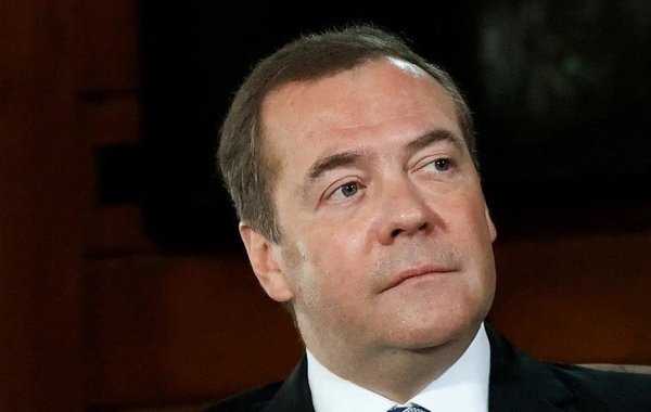 Медведев пожелал Европе спокойного сна после публикации списка Минобороны