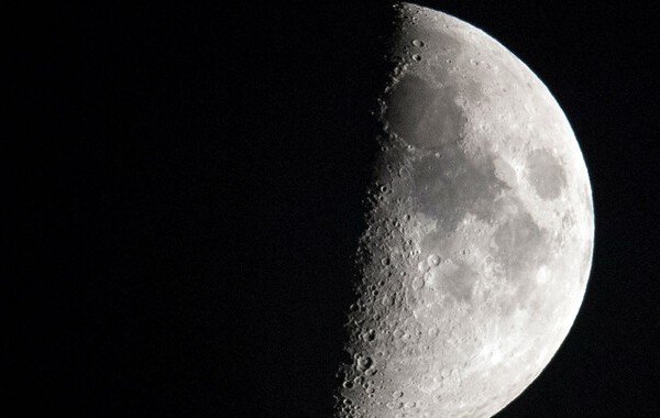 Экипаж лунной миссии Artemis II рассказал об увиденной обратной стороне Луны