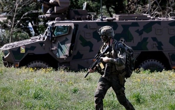 Политик Филиппо: во Франции идёт подготовка к войне против России