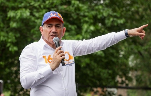 Пашинян назвал условие отставки с поста премьер-министра Армении