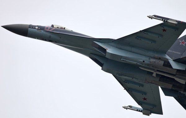 Российский истребитель Су-35 манёвром отключил автопилот у британского RC-135 Rivet Joint