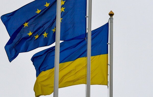 Посольства стран Евросоюза сообщили, что не намерены покидать Киев
