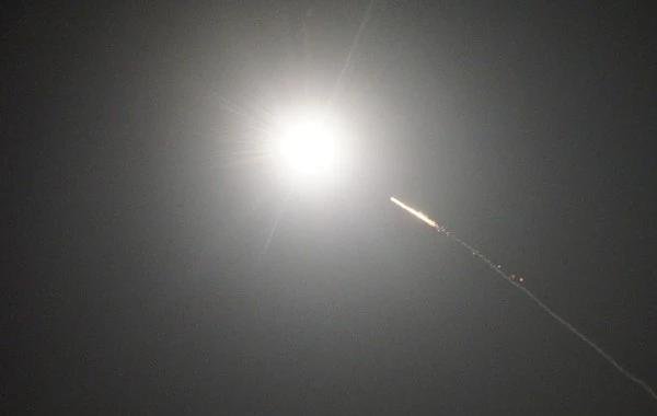 В Ленинградской области произошло возгорание в промзоне после атаки БПЛА: в регионе прогремели взрывы 05.05.2026