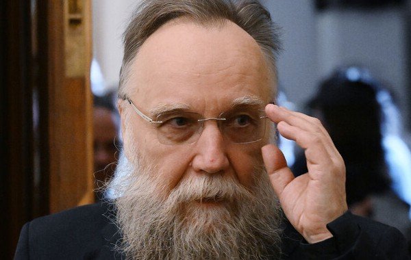 Дугин предложил "порционно" выдавать россиянам доступ к интернету