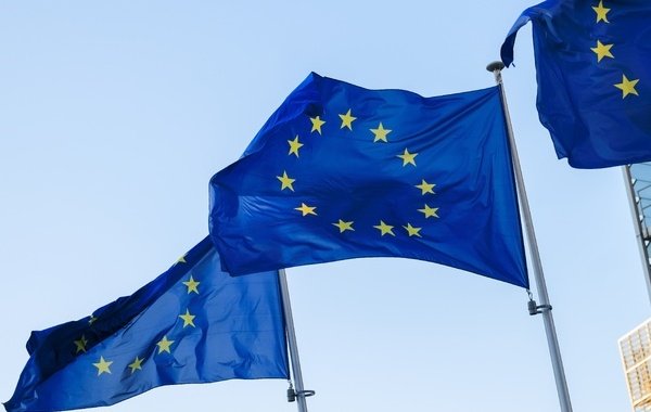 Евросоюз не намерен вывозить дипмиссию из Киева после предупреждения России