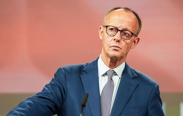 Мерц: Германия столкнулась с эпохальным переломом на фоне внутренних проблем