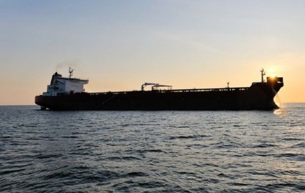 Лондон хочет продать 100 тонн нефти РФ с захваченного танкера Smyrtos