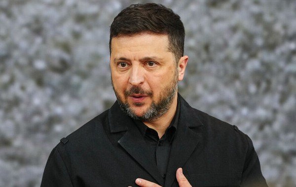 Зеленский призвал Лукашенко прекратить поддерживать РФ