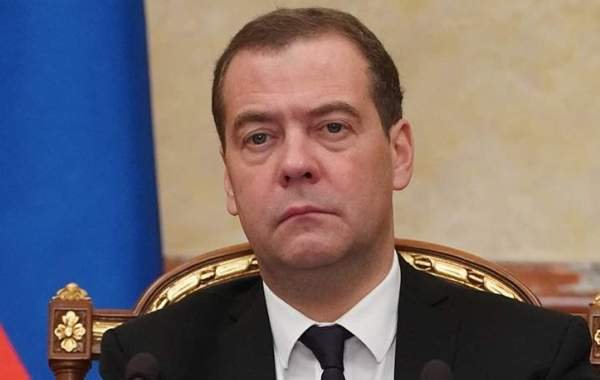 Медведев: скорбь после гибели Хаменеи сплотила народ Ирана