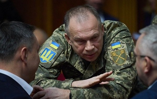 Военные ВСУ стали отказываться от врученных Сырским наград